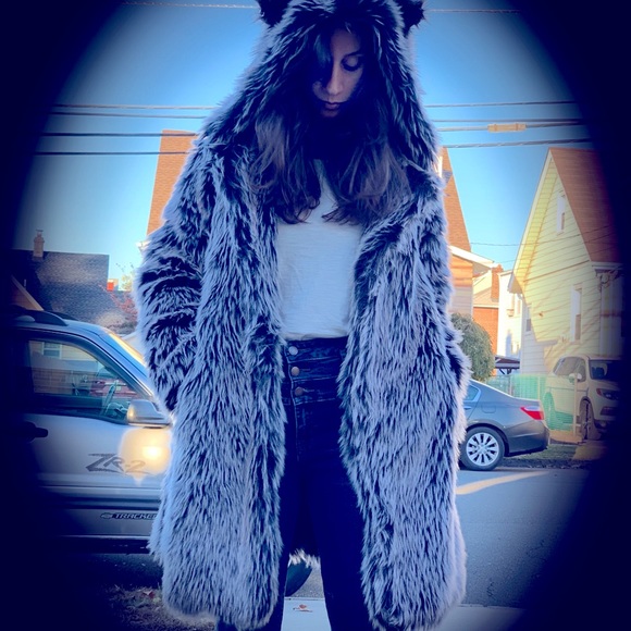 Meet your Posher, Dana - Picture 1 of 1